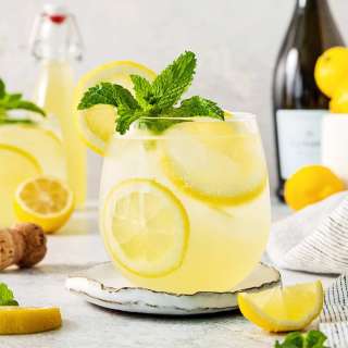 Limoncello Spritz