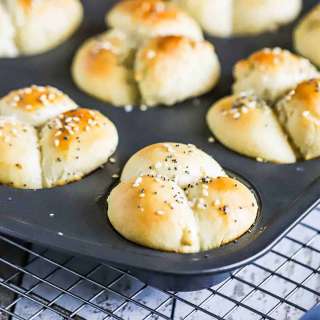 Cloverleaf Dinner Rolls