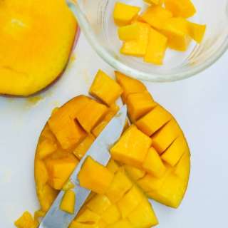 How To Cut A Mango