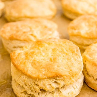 Easy Homemade Buttermilk Biscuits