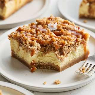 Salted Caramel Apple Cheesecake Bars