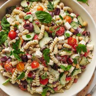 20-Minute Greek Pasta Salad