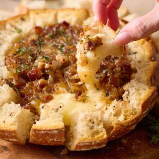 Caramelized Baked Brie Bread Bowl