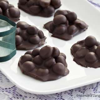 Dark Chocolate Blueberry Nut Clusters