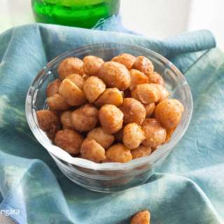 Sweet and Spicy Macadamia Nuts