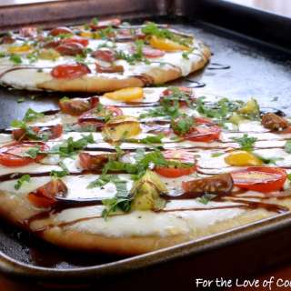 Caprese Flatbread Pizza with Balsamic Glaze