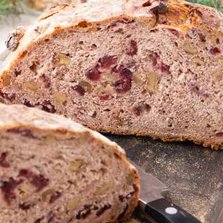 No-Knead Cranberry Walnut Bread Recipe