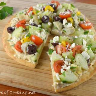 Veggie & Hummus Flatbread