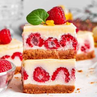Lemon Cheesecake Bars with Raspberries