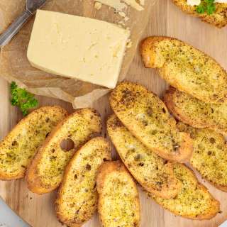Easy Baguette Crackers (Toasted Crostini)