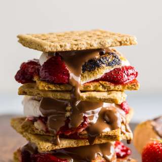 Roasted Strawberry Cheesecake S'mores