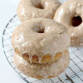 Super Simple Cinnamon Bun Donuts