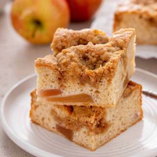 Easy Apple Coffee Cake