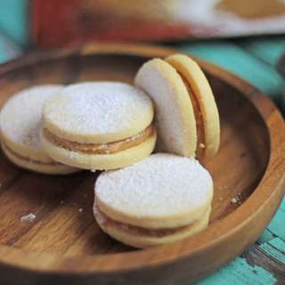 Alfajores with Dulche de Leche