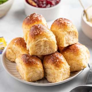 Cheddar Dinner Rolls