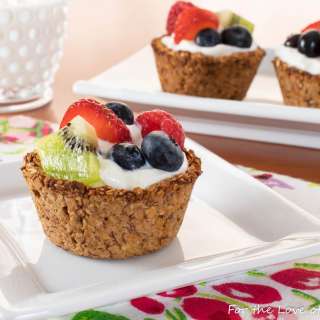 Granola Cups with Yogurt and Fresh Fruit