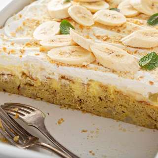 Banana Pudding Poke Cake