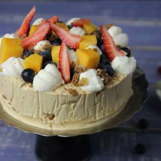 Caramel Ice cream with out an ice cream machine add Speculaas and Summer Fruit