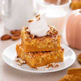 Pumpkin Crunch Cake