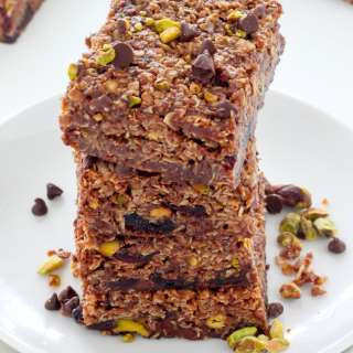 Dark Chocolate Pistachio Nutella Granola Bars