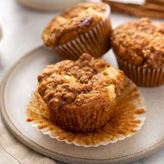 Apple Cinnamon Muffins with Streusel Topping