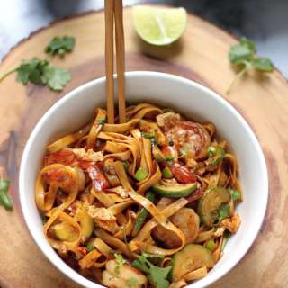 20-Minute Spicy Sriracha Shrimp and Zucchini Lo Mein