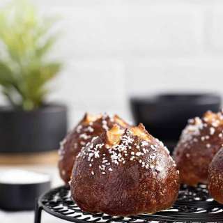Pretzel Rolls