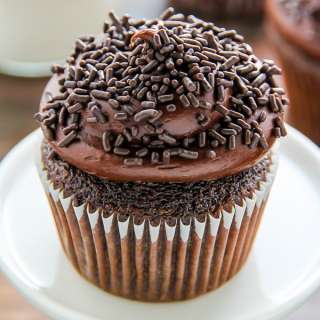 Old-Fashioned Chocolate Buttermilk Cupcakes