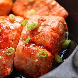 Sunday Suppers: Sweet and Spicy Sriracha Baked Salmon