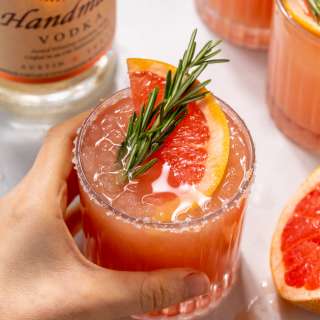 How to Make a Salty Dog