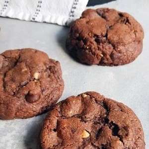 Chocolate chunk fudge cookies