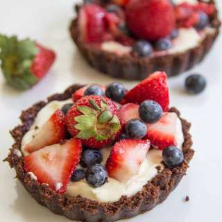 No Bake Chocolate Berry Tarts