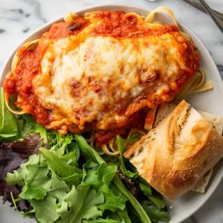 Easy Weeknight Mozzarella Chicken