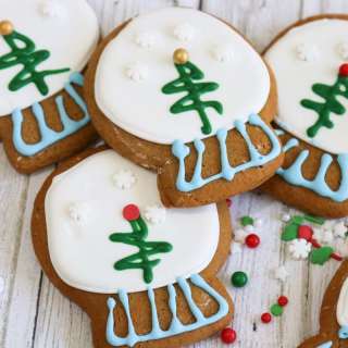 Gingerbread Snow Globe Cookies