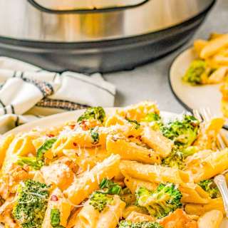 Instant Pot Chicken Broccoli Pasta