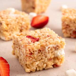 Strawberry Rice Krispie Treats