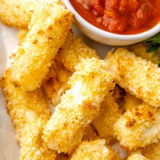 Air Fryer Mozzarella Sticks