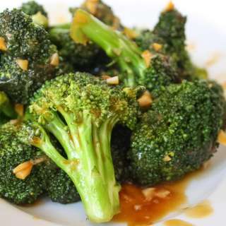 Broccoli with Asian-Style Garlic Sauce