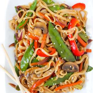 Vegetable Lo Mein (Easy!)