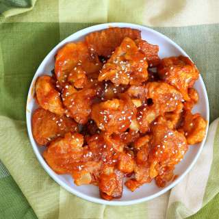 Baked Mango Sriracha Cauliflower Bites