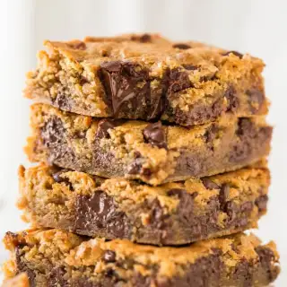 Peanut Butter Chocolate Chip Bars