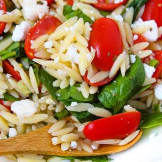 Orzo Spinach Feta Salad with Tomato (Easy!)