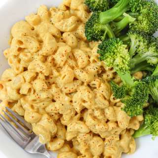 Vegan Mac and Cheese (with Cashew Sauce!)