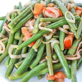 Green Beans with Shallots and Tomatoes
