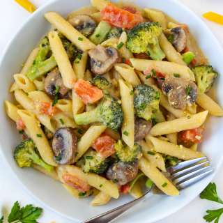 Creamy Vegetable Pasta (Vegan!)
