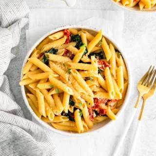 Sun dried Tomato and Kale Pasta