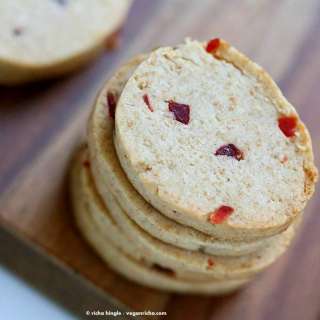 Vegan Coconut Oil Shortbread Cookies with Pumpkin Pie Spice