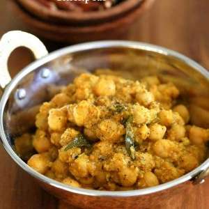 Curry Leaf Pepper Chickpeas -Chickpeas in Coconut Pepper Curry Leaf Sauce