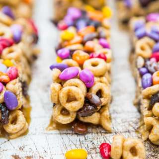 No-Bake Honey Nut Cheerios Snack Bars