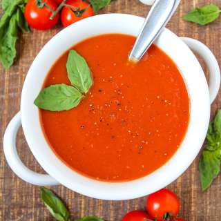 Vegan Tomato Soup (Easy!)